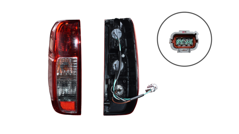 NISSAN NAVARA D40 TAIL LIGHT LEFT HAND SIDE
